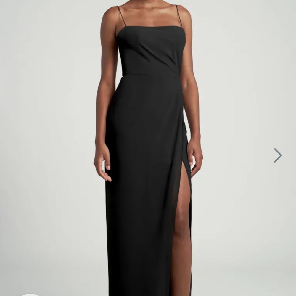 Black Demi luxe chiffon NWT size 4